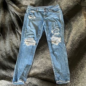 American Eagle Outfitters skinny jeans size 10. Great condition.
